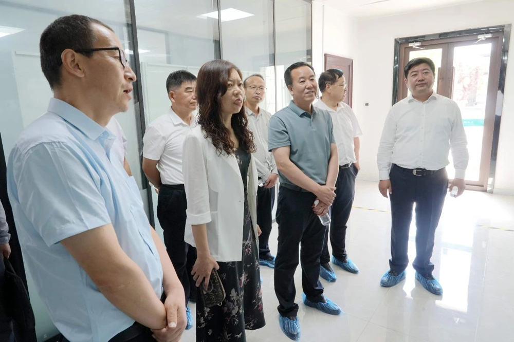 关注 |宝鸡职业技术学院院长张永良一行莅临柳林酒业集团考察交流